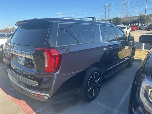 2022 GMC Yukon XL SLT