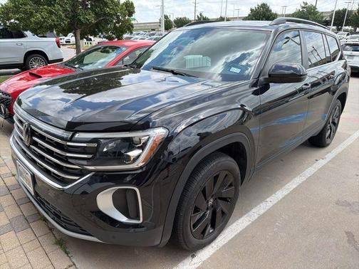 Deep Black Pearl Effect 2024 Volkswagen Atlas 2.0T SE w/Technology