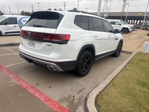 2024 Volkswagen Atlas 2.0T Peak Edition SE w/Technology