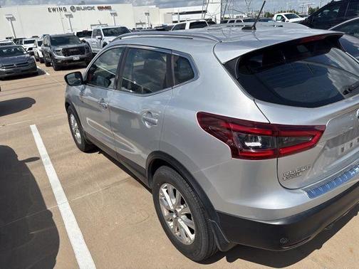 2021 Nissan Rogue Sport SV