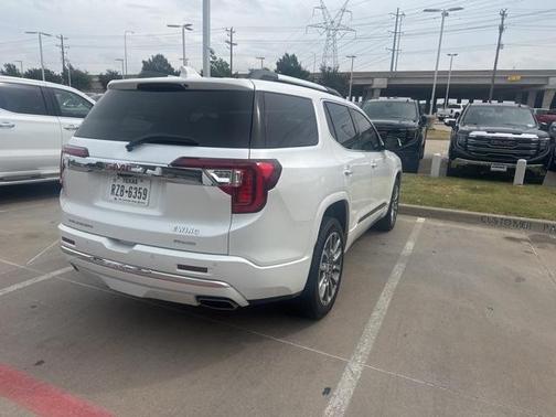 2022 GMC Acadia Denali
