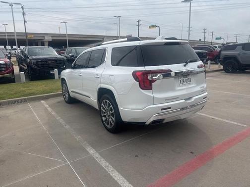 2022 GMC Acadia Denali