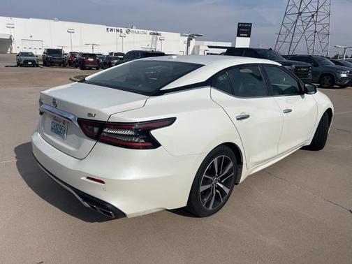 2023 Nissan Maxima SV