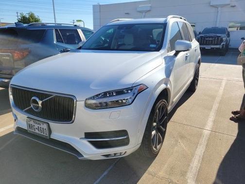 2019 Volvo XC90 T6 Momentum