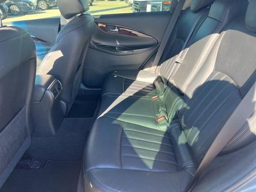 2016 INFINITI QX50 Base