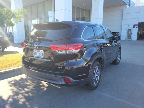 2018 Toyota Highlander SE