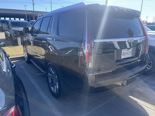 2019 Cadillac Escalade Luxury