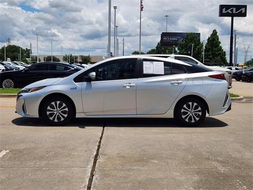 2022 Toyota Prius Prime LE