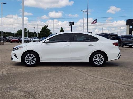 2023 Kia Forte LX