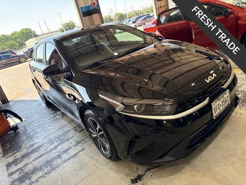 Aurora Black 2024 Kia Forte LXS