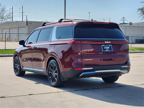 2023 Kia Carnival SX