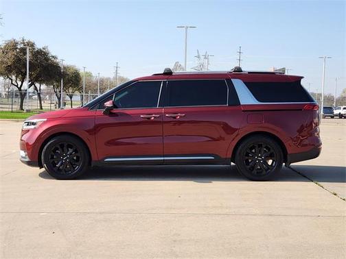 2023 Kia Carnival SX