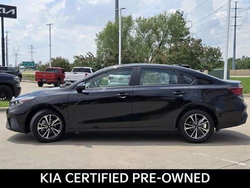 Aurora Black 2024 Kia Forte LXS