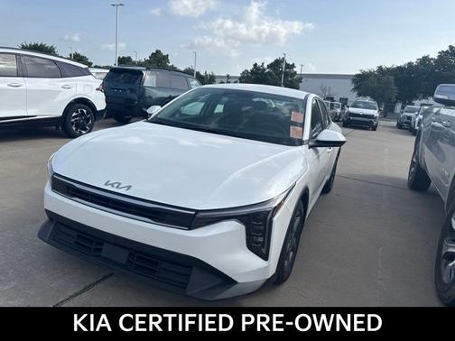 Snow White Pearl 2025 Kia K4 LXS