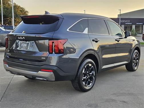 2024 Kia Sorento S