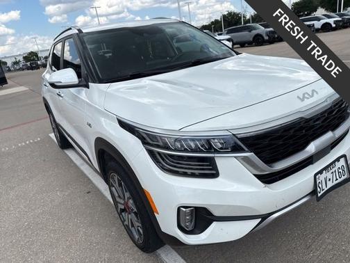 Snow White Pearl 2023 Kia Seltos SX