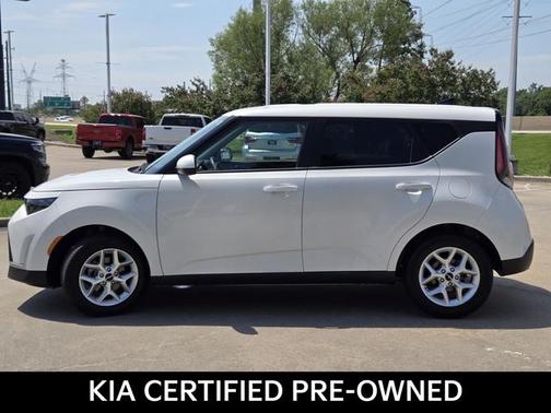 Snow White Pearl 2025 Kia Soul LX