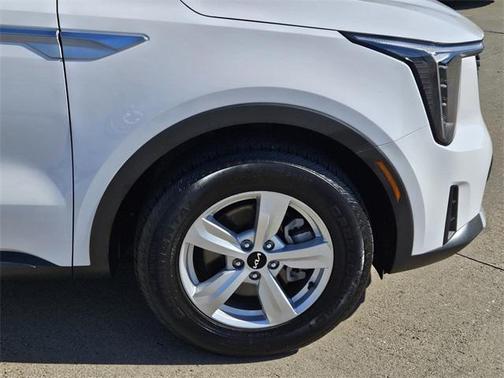 2024 Kia Sorento LX