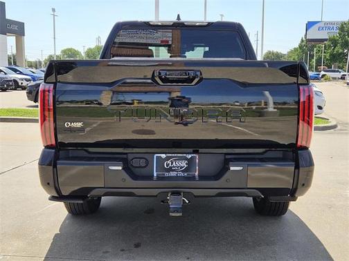 2024 Toyota Tundra Hybrid Platinum