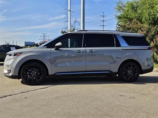 2023 Kia Carnival SX