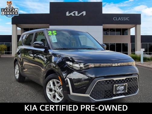 Fusion Black 2025 Kia Soul LX