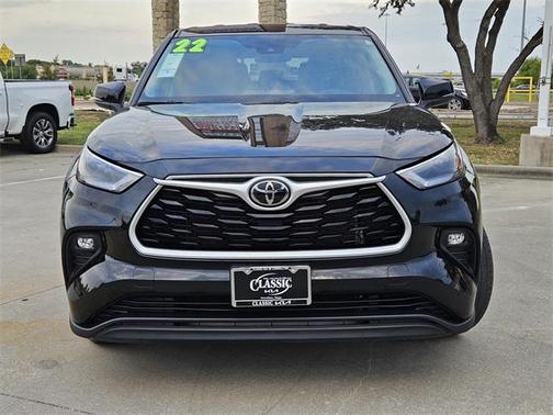 2022 Toyota Highlander LE