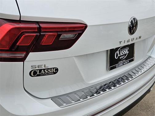 2022 Volkswagen Tiguan 2.0T SEL R-Line 4MOTION