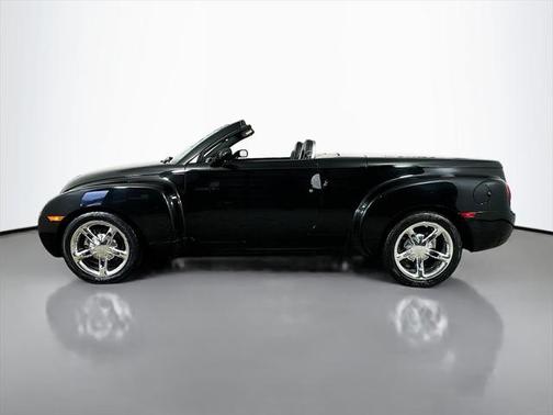 2004 Chevrolet SSR Base