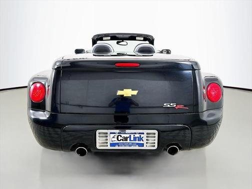 2004 Chevrolet SSR Base