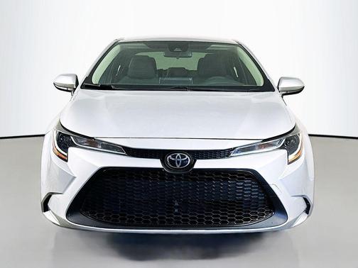 Classic Silver Metallic 2020 Toyota Corolla LE