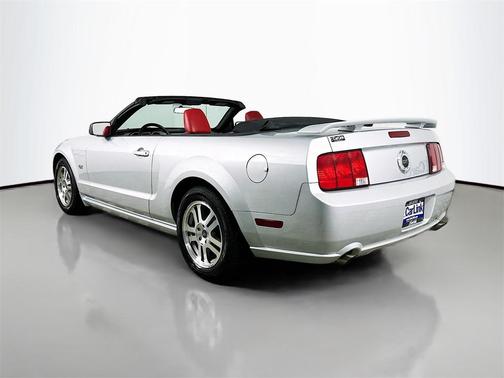 2005 Ford Mustang GT Premium