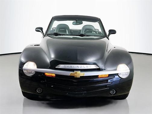 2004 Chevrolet SSR Base