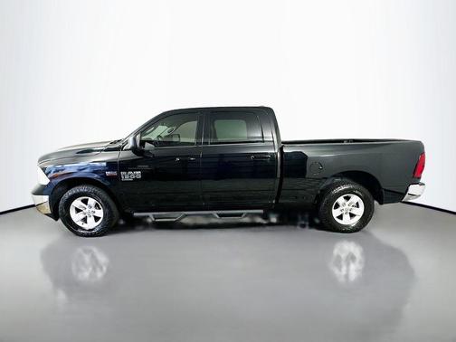 Diamond Black Crystal Pearlcoat 2021 RAM 1500 Classic SLT