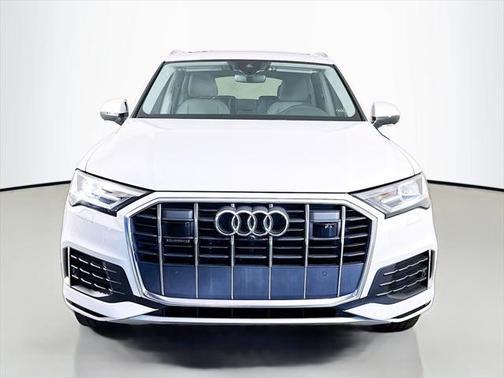 2020 Audi Q7 45 Premium Plus