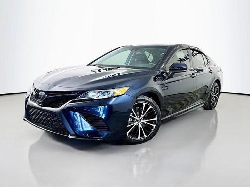 Galactic Aqua Mica 2020 Toyota Camry SE