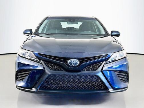 Galactic Aqua Mica 2020 Toyota Camry SE