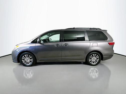 Predawn Gray Mica 2019 Toyota Sienna XLE
