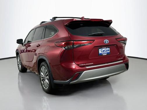 Pearl 2022 Toyota Highlander Hybrid Platinum