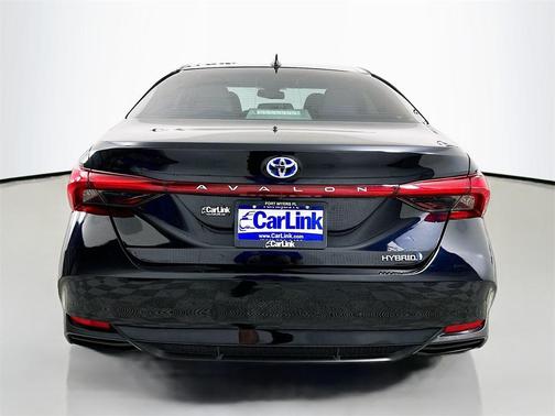 2021 Toyota Avalon Hybrid XLE Plus