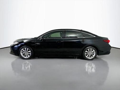 2021 Toyota Avalon Hybrid XLE Plus