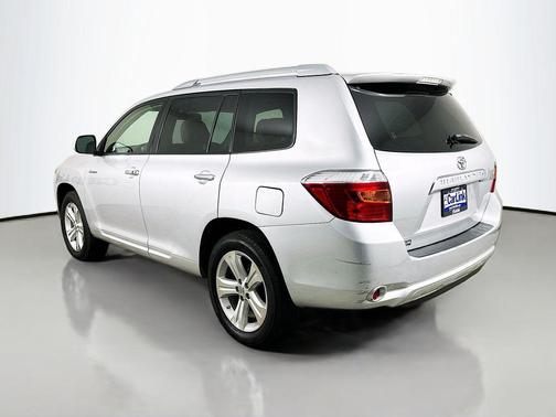 Classic Silver Metallic 2010 Toyota Highlander Limited