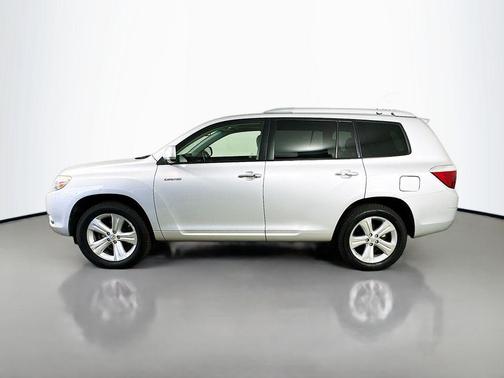 Classic Silver Metallic 2010 Toyota Highlander Limited