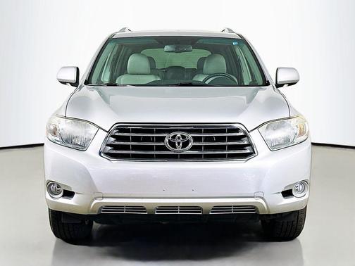 Classic Silver Metallic 2010 Toyota Highlander Limited
