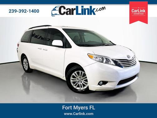 Blizzard Pearl 2017 Toyota Sienna XLE