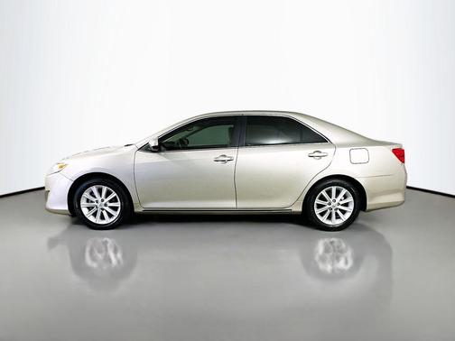 Champagne Mica 2013 Toyota Camry XLE