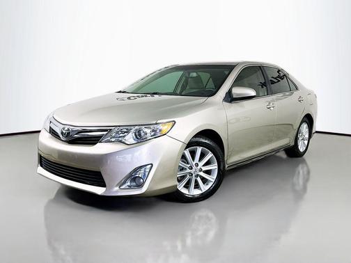 Champagne Mica 2013 Toyota Camry XLE