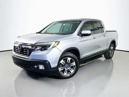 Lunar Silver Metallic 2019 Honda Ridgeline RTL