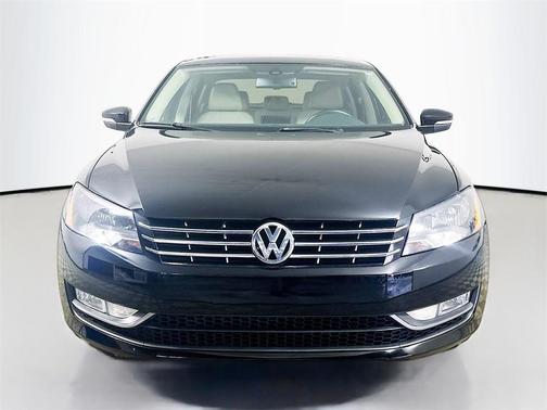 2014 Volkswagen Passat 1.8T Auto SEL Premium
