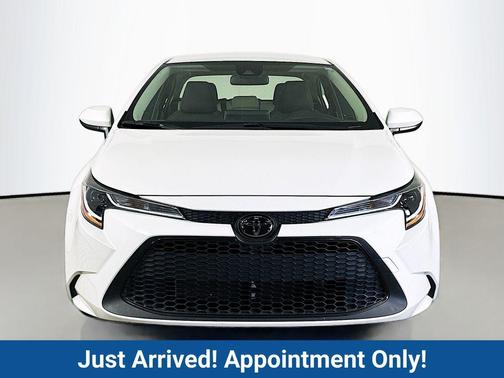 Blizzard Pearl 2020 Toyota Corolla LE