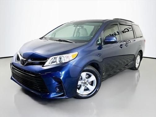 2020 Toyota Sienna LE